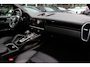 Porsche Cayenne 3.0 E-Hybrid / Panoramadak / Camera / Head-up / Leder / 21'' / Luchtvering / Bose / Sportuitlaat / Sportchrono / Stuur+Stoelverwamring / Dodehoek / DAB / ACC