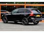 Volvo XC60 T8 Hybride AWD Ultra Black Edition | Panoramadak | Trekhaak | Stoel + Stuur Verwarmd | Camera | Apple CarPlay |