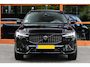 Volvo XC60 T8 Hybride AWD Ultra Black Edition | Panoramadak | Trekhaak | Stoel + Stuur Verwarmd | Camera | Apple CarPlay |