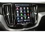 Volvo XC60 T8 Hybride AWD Ultra Black Edition | Panoramadak | Trekhaak | Stoel + Stuur Verwarmd | Camera | Apple CarPlay |