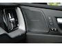 Volvo XC60 T8 Hybride AWD Ultra Black Edition | Panoramadak | Trekhaak | Stoel + Stuur Verwarmd | Camera | Apple CarPlay |