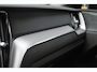 Volvo XC60 T8 Hybride AWD Ultra Black Edition | Panoramadak | Trekhaak | Stoel + Stuur Verwarmd | Camera | Apple CarPlay |