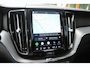 Volvo XC60 T8 Hybride AWD Ultra Black Edition | Panoramadak | Trekhaak | Stoel + Stuur Verwarmd | Camera | Apple CarPlay |