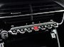 Peugeot 2008 1.2 Hybrid 136 GT | Panoramadak | Adaptive Cruise | Keyless Start- en Entry | Voor- en achteruitrijcamera | Dodehoek Sensoren | Voor- en achterbumpersensoren | Carplay | Navigatie | DAB+ |
