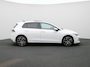 Volkswagen Golf 1.5 eHybrid Style Edition 204 PK| | SoH 100% | Panoramadak | Trekhaak Elektrisch | LED Matrix | Stoelverwarming | Stuurwielverwarming | ArtVelours Bekleding | Bestuurderstoel Met Geheugen