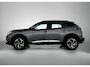 Peugeot 2008 SUV Allure Pack 130pk | Navigatie | Achteruitrijcamera | Stoelverwarming | 3D Cockpit | Climate Control | Cruise Control | Led koplampen | Parkeersensoren v+a | Armsteun | Elektrisch inklapbare spiegels | Keyless start | Apple Carplay / Android Auto | Bluetooth | DAB+ radio | 17" lichtmetalen velgen |