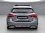 Mercedes-Benz A-klasse 250 e AMG | Panoramadak | Dodehoekassistent | Privacy Glas Achter | Sfeerverlichting | Stoelverwarming | Parkeersensoren |