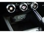 Renault Clio 1.0 TCe Intens | Dodehoekdetectie | DAB | CarPlay | 360graden camera | Lichtmetalen velgen 17" | Parkeersensoren voor & achter