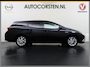 Toyota Auris Touring Sports 1.8I Hybrid Panoramadak Trekhaak Stoelverwarming Ecc Navi Bluetooth Pdc Lease pro Privacy Glas Lane Assist Regen-Lichtsensor Isofix Xenon Keyless Origineel Nederlandse Auto 345kg Trekgewicht