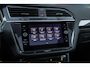 Volkswagen Tiguan 1.5 TSI Elegance | Trekhaak | Panodak | Cruise adaptief | Camera | Stoel+stuur verwarming | Matrix led | Elektrisch bedienbare achterklep | Achteruitrijcamera | Cruise control adaptief met Stop&Go | Elektrisch bedienbare achterklep met sensorsturing