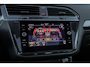 Volkswagen Tiguan 1.5 TSI Elegance | Trekhaak | Panodak | Cruise adaptief | Camera | Stoel+stuur verwarming | Matrix led | Elektrisch bedienbare achterklep | Achteruitrijcamera | Cruise control adaptief met Stop&Go | Elektrisch bedienbare achterklep met sensorsturing