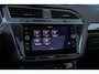 Volkswagen Tiguan 1.5 TSI Elegance | Trekhaak | Panodak | Cruise adaptief | Camera | Stoel+stuur verwarming | Matrix led | Elektrisch bedienbare achterklep | Achteruitrijcamera | Cruise control adaptief met Stop&Go | Elektrisch bedienbare achterklep met sensorsturing
