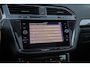 Volkswagen Tiguan 1.5 TSI Elegance | Trekhaak | Panodak | Cruise adaptief | Camera | Stoel+stuur verwarming | Matrix led | Elektrisch bedienbare achterklep | Achteruitrijcamera | Cruise control adaptief met Stop&Go | Elektrisch bedienbare achterklep met sensorsturing