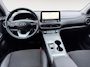Hyundai Kona Electric EV Fashion 64 kWh | Zeer nette auto | 100 % SOH | Stoelverwarming | Navigatie | Apple CarPlay & Android Auto | Achteruitrijcamera | Dealer onderhouden |