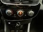 Renault Clio 0.9 TCe Limited Navigatie / Lichtmetalen velgen / NL auto / Armsteun / Dealer onderhouden / Airco / Parkeersensoren achter