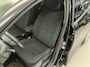 Renault Clio 0.9 TCe Limited Navigatie / Lichtmetalen velgen / NL auto / Armsteun / Dealer onderhouden / Airco / Parkeersensoren achter