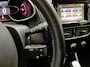 Renault Clio 0.9 TCe Limited Navigatie / Lichtmetalen velgen / NL auto / Armsteun / Dealer onderhouden / Airco / Parkeersensoren achter
