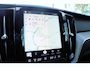Volvo XC60 T8 Plug-in hybrid AWD Ultimate Dark | Stuurverwarming | Stoelverwarming | Apple Carplay | Trekhaak | Panoramadak | Lederen bekleding | Achterbank verwarmd | 360 graden camera |