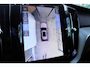 Volvo XC60 T8 Plug-in hybrid AWD Ultimate Dark | Stuurverwarming | Stoelverwarming | Apple Carplay | Trekhaak | Panoramadak | Lederen bekleding | Achterbank verwarmd | 360 graden camera |