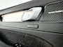 Volvo XC40 B4 Plus Dark | Parkeercamera | Harman Kardon | Stoel- en stuurverwarming | Trekhaak