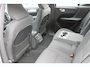 Volvo XC40 T3 163PK Automaat Business Pro Navigatie / Trekhaak / Adaptieve Cruise Control / 18" lichtmetalen velgen / Climare Control