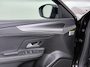 Opel Mokka-e 136PK Automaat Adap.Cruise Warmtepomp Leder 360°Camera Stoelverwarming Navi Android Auto Apple Carplay 50kWh SOH 87% Business Elegance Ecc Privacy Glas Led Isofix DAB Bluetooth Lmv 17" Regen-Lichtsensor Lane Assist 1e Eigenaar Dealeronderhouden Origineel Nederlandse Auto