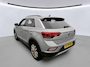 Volkswagen T-Roc 1.5 TSI 150pk Life DSG Automaat / Navigatie / LM 17 inch / LED / Camera / Park Assist / Afn. Trekhaak / Dig cockpit Pro
