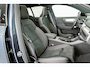 Volvo XC40 B4 197PK Plus Dark | 360 | Pixel Led | Trekhaak | Panoramadak | Getint Glas