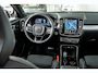 Volvo XC40 B4 197PK Plus Dark | 360 | Pixel Led | Trekhaak | Panoramadak | Getint Glas