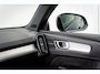 Volvo XC40 B4 197PK Plus Dark | 360 | Pixel Led | Trekhaak | Panoramadak | Getint Glas