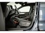 Volvo XC40 B4 197PK Plus Dark | 360 | Pixel Led | Trekhaak | Panoramadak | Getint Glas