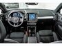 Volvo XC40 B4 197PK Plus Dark | 360 | Pixel Led | Trekhaak | Panoramadak | Getint Glas