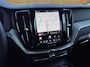 Volvo XC60 2.0 T6 Plug-in hybrid AWD Ultra Dark | Trekhaak | Harman Kardon | Stoel + Stuur Verwarming | Panoramadak | 360 Camera |
