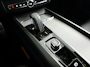 Volvo XC60 T6 Plug-in hybrid AWD Plus Dark | Panoramadak | Parkeercamera | Stoel- en Stuurverwarming