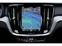 Volvo V60 T6 Plug-in hybrid AWD Plus Dark | Adaptive Cruise & Pilot Assist | Panoramadak met Schuif-/Kantelfunctie | Harman Kardon Premium Audio | Verwarmbare voorstoelen, achterbank en stuurwiel | 19 inch Lichtmetalen velgen