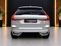 Volvo XC60 2.0 R-Design 398PK AWD Long Range | Pano | H&K | Orrefors | Leder | Memory | Carplay - Android | Keyless | 360 | Trekhaak | Led | Adaptive Cruise | Stoelverwarming voor & achter | Stuurwielverwarming | Digital Dash | Dodehoek Detectie