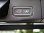 Volvo XC60 2.0 R-Design 398PK AWD Long Range | Pano | H&K | Orrefors | Leder | Memory | Carplay - Android | Keyless | 360 | Trekhaak | Led | Adaptive Cruise | Stoelverwarming voor & achter | Stuurwielverwarming | Digital Dash | Dodehoek Detectie