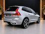 Volvo XC60 2.0 R-Design 398PK AWD Long Range | Pano | H&K | Orrefors | Leder | Memory | Carplay - Android | Keyless | 360 | Trekhaak | Led | Adaptive Cruise | Stoelverwarming voor & achter | Stuurwielverwarming | Digital Dash | Dodehoek Detectie