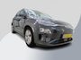 Hyundai Kona Electric EV Fashion 64 kWh | SOH 98,9 % | Warmtepomp | Navigatie | VERWACHT! |