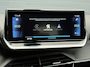 Peugeot 2008 1.2 PureTech Blue Lease Allure ✓2e Eigenaar✓360° Camera✓Draadloze telefoonlader✓Carplay✓6 bak✓Halfleder✓Navi✓Clima✓Cruise✓17'' Lmv✓Rijstrooksensor✓102pk✓Dealer onderhouden✓N.A.P✓Apk tot 04-2027