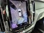 Volvo XC60 2.0 T6 Plug-in Hybrid AWD R-Design | Panoramadak | Harman Kardon Audio | Head-up Display | Lichtmetalen Velgen 22 inch | 360 Graden Camera | Keyless Entry | Elektrische Achterklep | Stoelverwarming voor en achter | Cruise Control Adaptief | BLIS | Navigatie | Apple Carplay | Android Auto