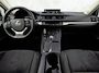 Lexus CT 200h Sport Automaat (APPLE CARPLAY, GROOT NAVI, CAMERA, SPORTSTOELEN, CRUISE, ALCANTARA, NIEUWSTAAT)