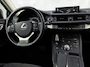 Lexus CT 200h Sport Automaat (APPLE CARPLAY, GROOT NAVI, CAMERA, SPORTSTOELEN, CRUISE, ALCANTARA, NIEUWSTAAT)