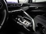 Peugeot 5008 1.2 PureTech Allure 7 Persoons Automaat (PANORAMADAK, APPLE CARPLAY, GROOT NAVI, 360 CAMERA, KEYLESS, SPORTSTOELEN, GETINT GLAS, LANE ASSIST, NIEUWSTAAT)
