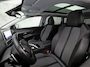Peugeot 5008 1.2 PureTech Allure 7 Persoons Automaat (PANORAMADAK, APPLE CARPLAY, GROOT NAVI, 360 CAMERA, KEYLESS, SPORTSTOELEN, GETINT GLAS, LANE ASSIST, NIEUWSTAAT)