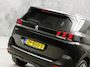 Peugeot 5008 1.2 PureTech Allure 7 Persoons Automaat (PANORAMADAK, APPLE CARPLAY, GROOT NAVI, 360 CAMERA, KEYLESS, SPORTSTOELEN, GETINT GLAS, LANE ASSIST, NIEUWSTAAT)