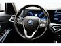 BMW 3-Serie 320e xDrive High Executive Aut. [ Panoramadak Camera Stoelverwarming ]