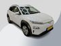 Hyundai Kona Electric EV Fashion 64 kWh | SOH 99,9 % | Warmtepomp | Navigatie | VERWACHT! |