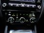 Skoda Octavia Combi 1.0 TSI Greentech Business Edition Leder-Stof Stoelverwarming Navigatie App-Connect DAB+