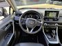 Toyota RAV4 2.5 Hybrid AWD Black Edition / Allseason Banden / Trekhaak 1650kg Trekgewicht / SCM Alarmcertificaat / Elektrisch Verstelbare Stoelen /